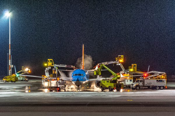 Aero Mag to add six additional Vestergaard BETA deicing units to YYC