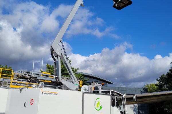 Press release: First fully-electric deicer from Vestergaard