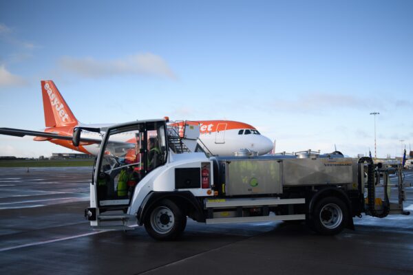 easyJet leaves its mark on the industry with ambitious climate goals